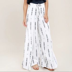 Jack by BB Dakota Ginseng White Print Wide-Leg Pants